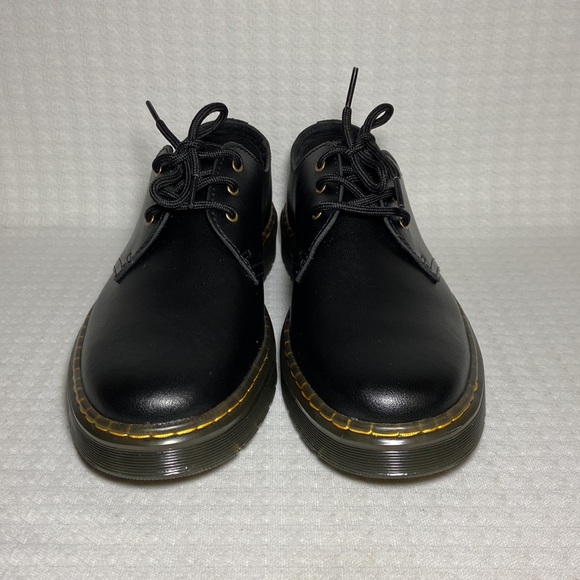 ⚓️Dr. Martens Vegan Leather Round Toe Shoes - Picture 2 of 7